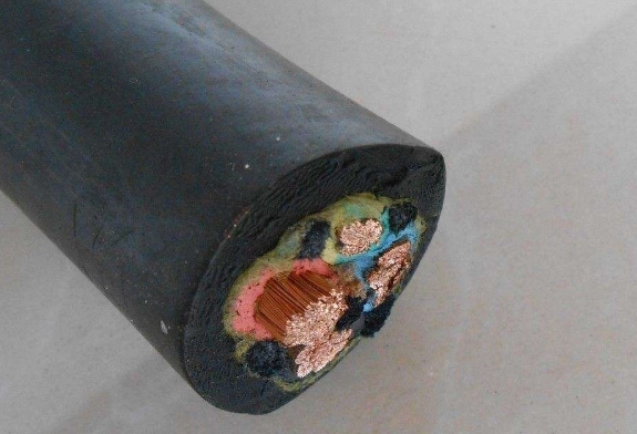 南方一線電纜廠為您介紹低煙無鹵阻燃電纜的優(yōu)點(diǎn).jpg 南方一線電纜廠為您介紹低煙無鹵阻燃電纜的優(yōu)點(diǎn).jpg